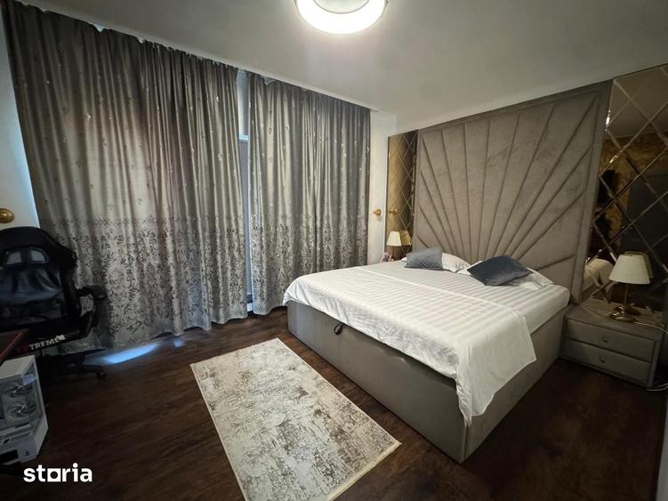Casă cu 7 camere cu Teren 500 Mp în Central