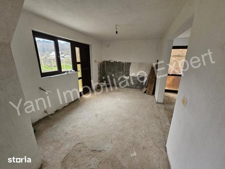 Casă cu 2 camere cu Teren 1596 Mp în Mușătești