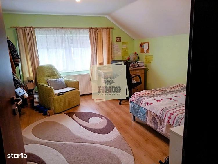 Casă cu 3 camere decomandat în Gușterița