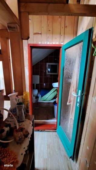 Casă cu 4 camere în Bradu