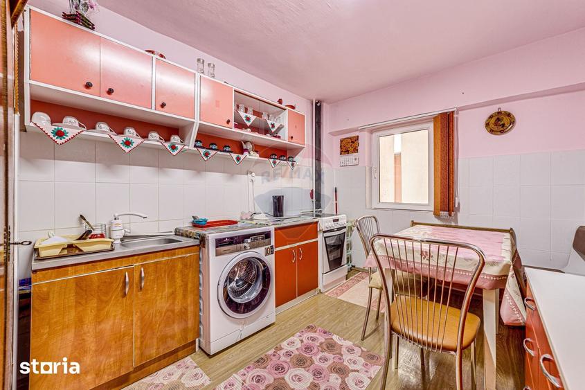 Apartament cu 2 camere in zona 300 Micalaca - 1
