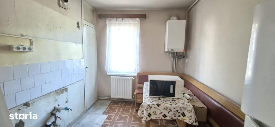 De vanzare ap.3 camere , cart. Tudor- str. Cutezantei - 6
