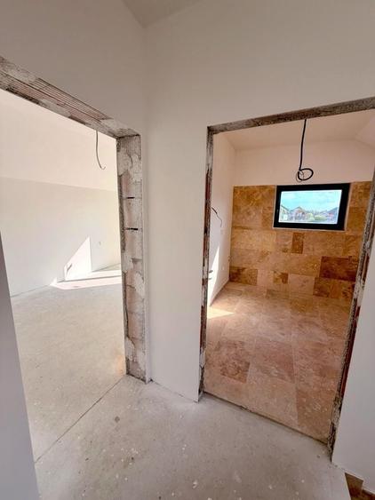Casă cu 4 camere în Exterior Vest