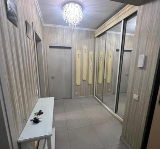 Apartament cu 2 camere decomandat în Crângași