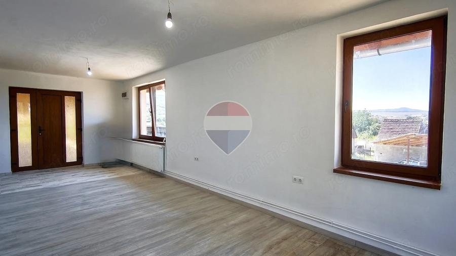 Casă cu 3 camere cu Teren 1163 Mp în Blăjel