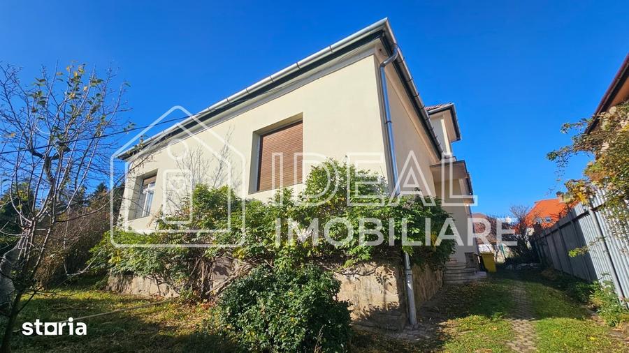 Casă cu 6 camere cu Teren 900 Mp în Calea Poplăcii