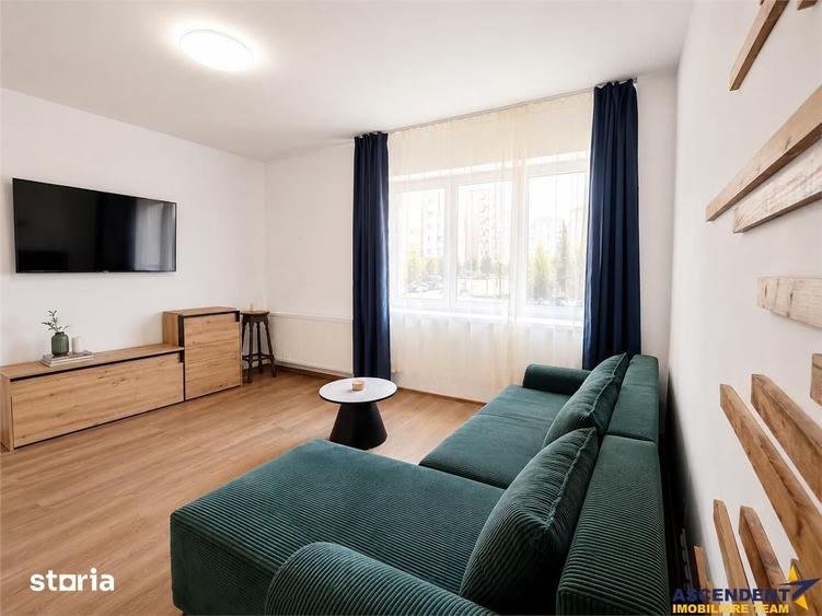 Apartament cu 3 camere decomandat în Tractorul