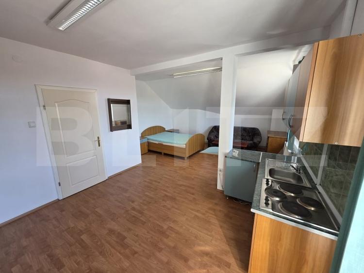 Apartament cu 3 camere semidecomandat, mobilat în Gheorgheni