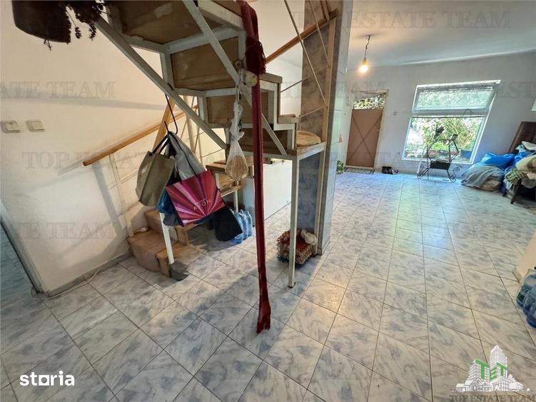 Casă cu 6 camere cu Teren 2000 Mp în Movilița