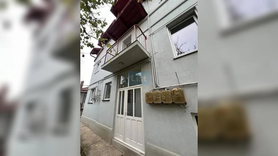 Casă cu 4 camere cu Teren 400 Mp în Mărăști