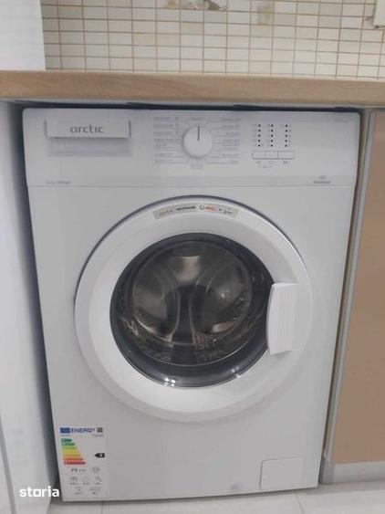 Garsonieră decomandată în Titan