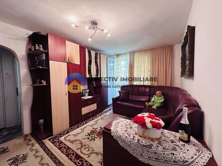 Apartament cu 3 camere semidecomandat în Dărmănești