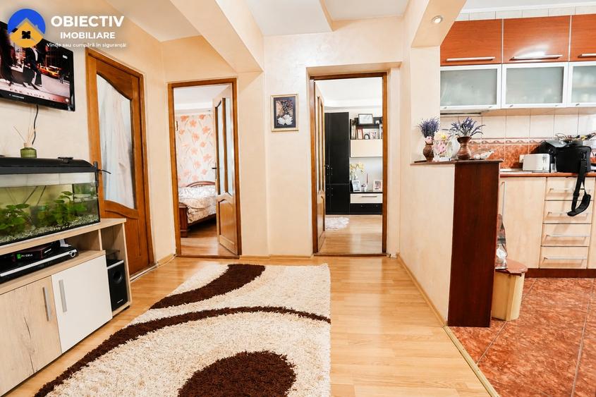 Apartament cu 3 camere decomandat în Mărăței
