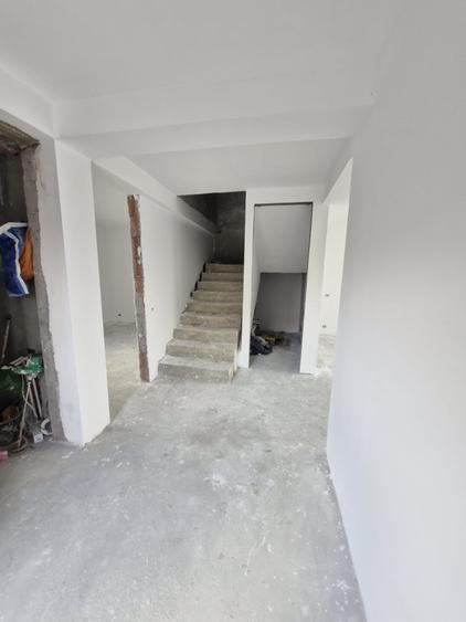 Duplex cu 5 camere cu Teren 250 Mp în Tunari