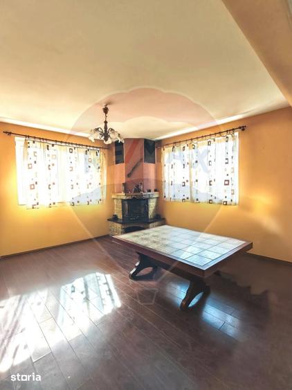 Casă cu 5 camere cu Teren 500 Mp în Hărman