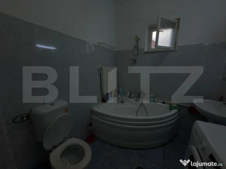 Casă cu 7 camere cu Teren 776 Mp în Păulești