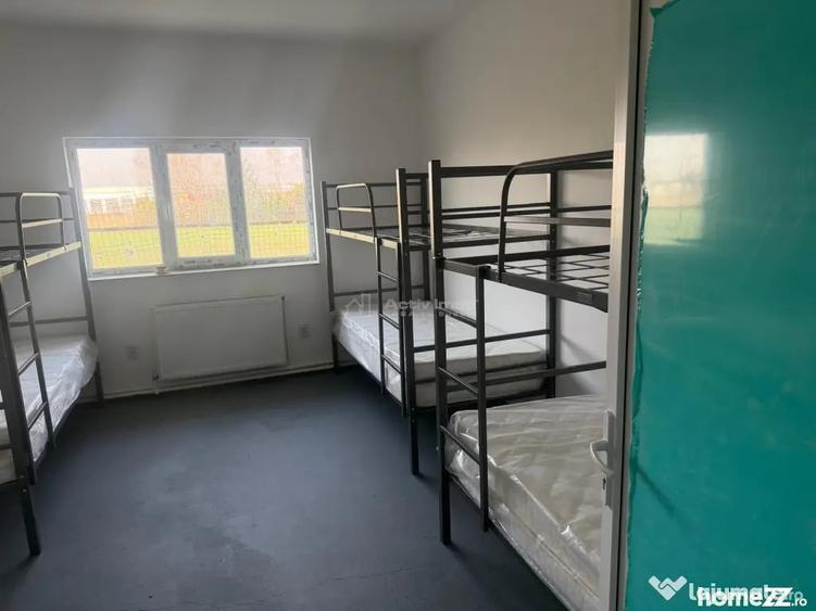 Casă cu 20 camere cu Teren 300 Mp în Central