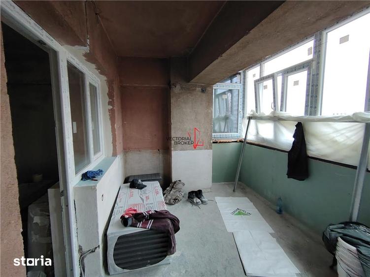 Apartament cu 4 camere decomandat în Obor