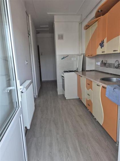 Garsonieră decomandată, mobilată în Nicolina
