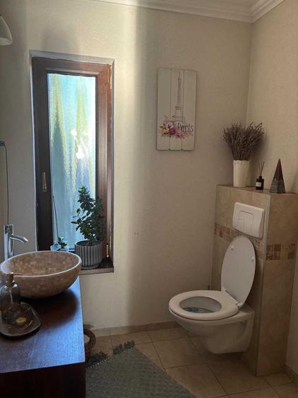 Casă cu 3 camere în Giroc