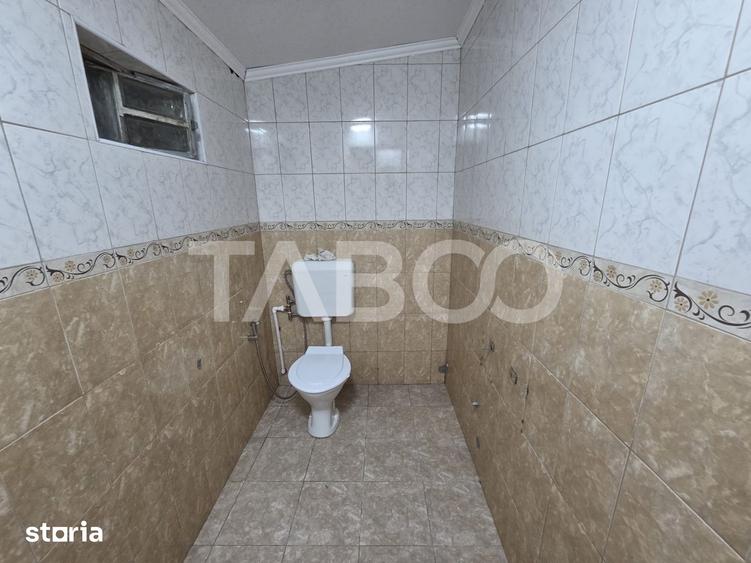 Casă cu 5 camere cu Canalizare în Central