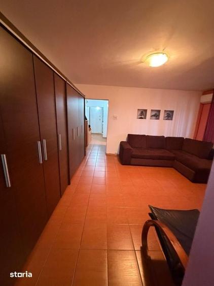 Apartament cu 3 camere semidecomandat în Central