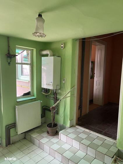 Casă cu 4 camere în Central