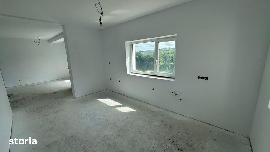 Casă cu 4 camere cu Teren 700 Mp în Central