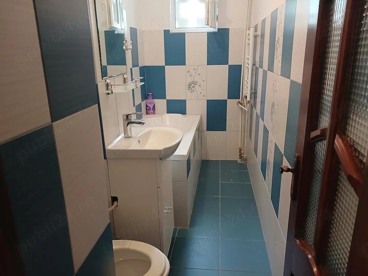 Apartament cu 3 camere semidecomandat în Ostroveni