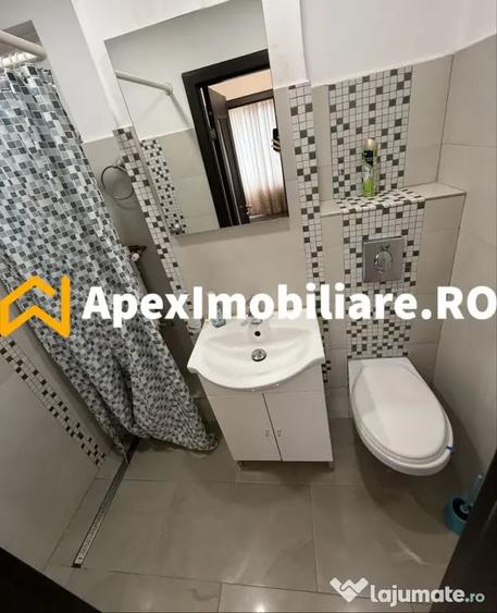 Apartament cu 2 camere decomandat în Sala Palatului