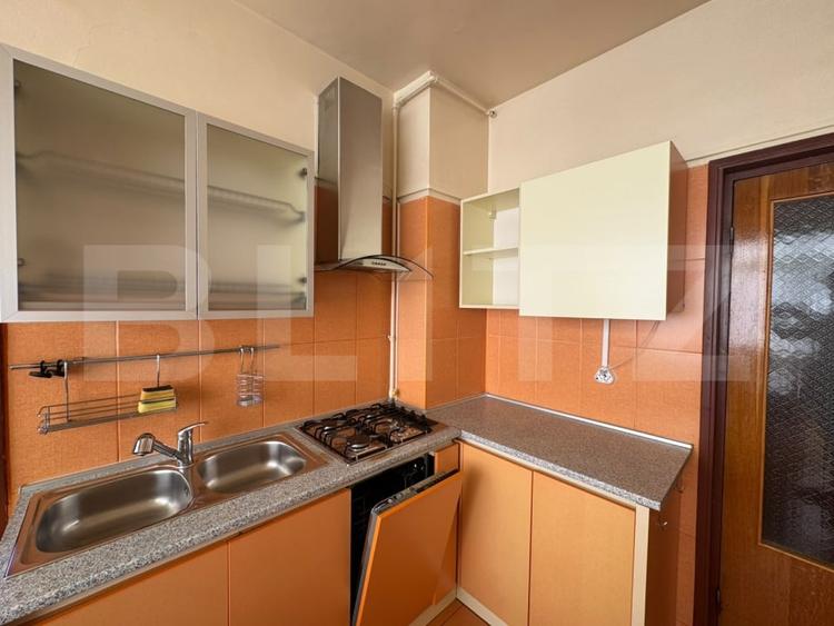 Apartament cu 3 camere decomandat, mobilat în Zorilor