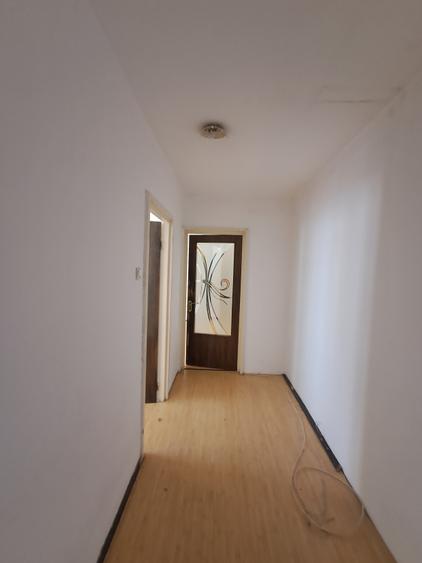 Apartament cu 4 camere în Colentina
