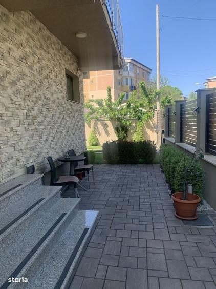 Casă cu 4 camere cu Teren 176 Mp în Sărari