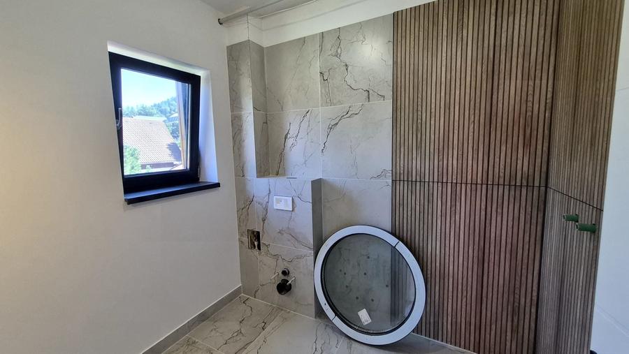Apartament cu 4 camere decomandat în Zamora