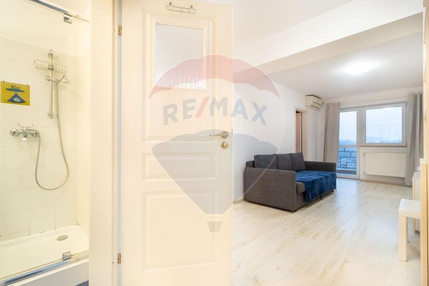 Apartament cu 2 camere semidecomandat, mobilat în Văcăresti