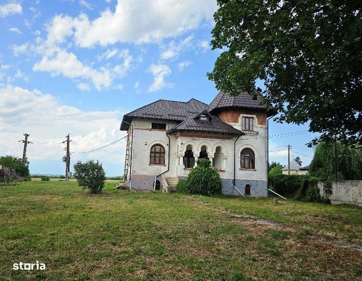 Casă cu 4 camere în Cărbunari