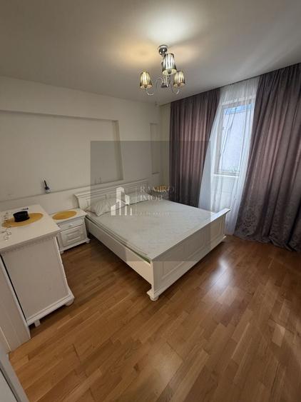 Apartament cu 3 camere semidecomandat, mobilat în Apărătorii Patriei