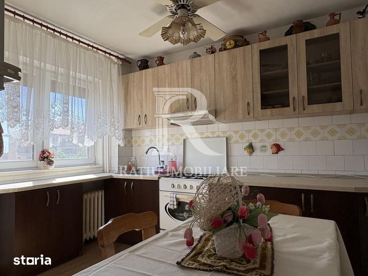 Apartament cu 3 camere decomandat în Nufărul
