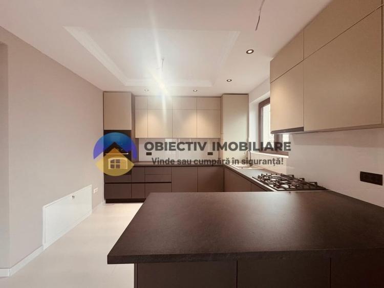 Duplex cu 4 camere cu Canalizare în Ciritei