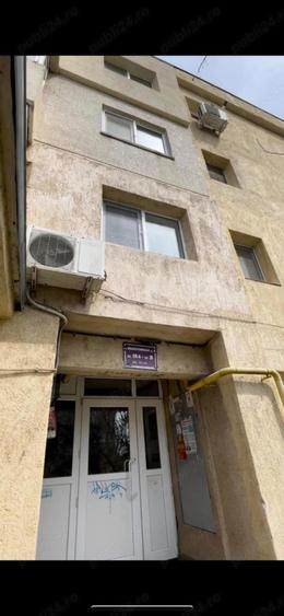 Apartament cu 3 camere decomandat în Mangalia
