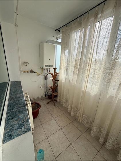 Apartament cu 3 camere semidecomandat în Nicolae Titulescu