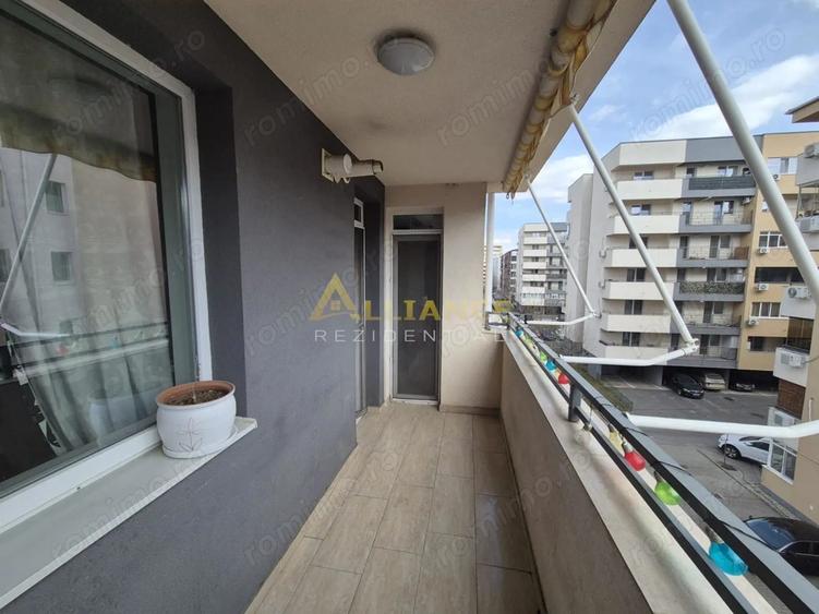 Apartament cu 3 camere, mobilat în Apărătorii Patriei
