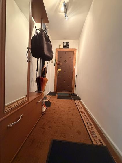 Apartament cu 3 camere decomandat, mobilat în Soarelui