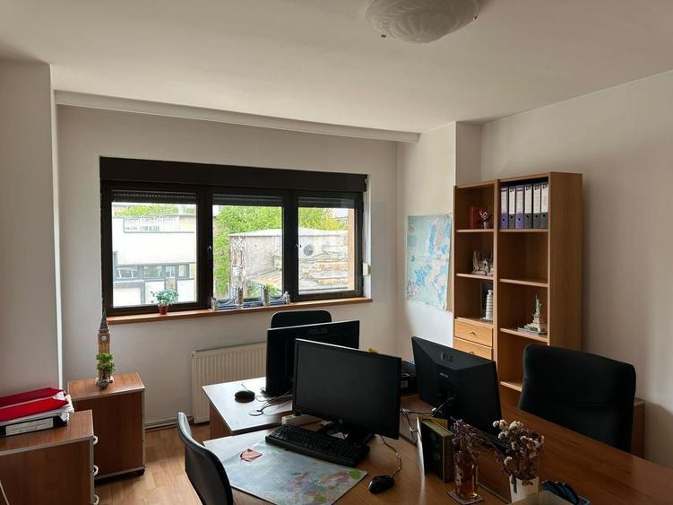Apartament cu 4 camere decomandat, mobilat în Cotroceni