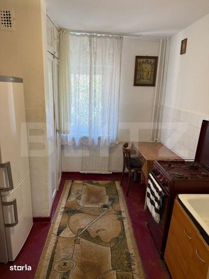 Apartament cu 3 camere semidecomandat în Central