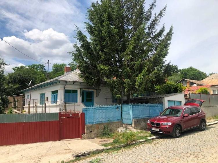 Casă cu 3 camere în Central