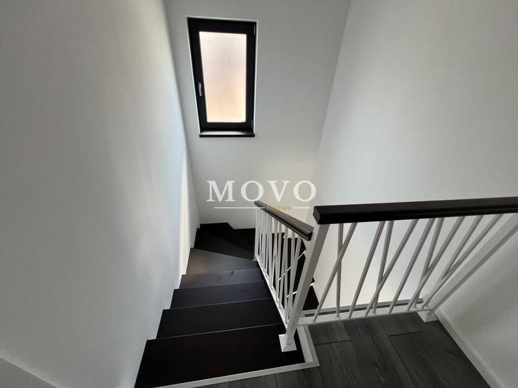 Duplex cu 5 camere cu Garaj în Chișoda