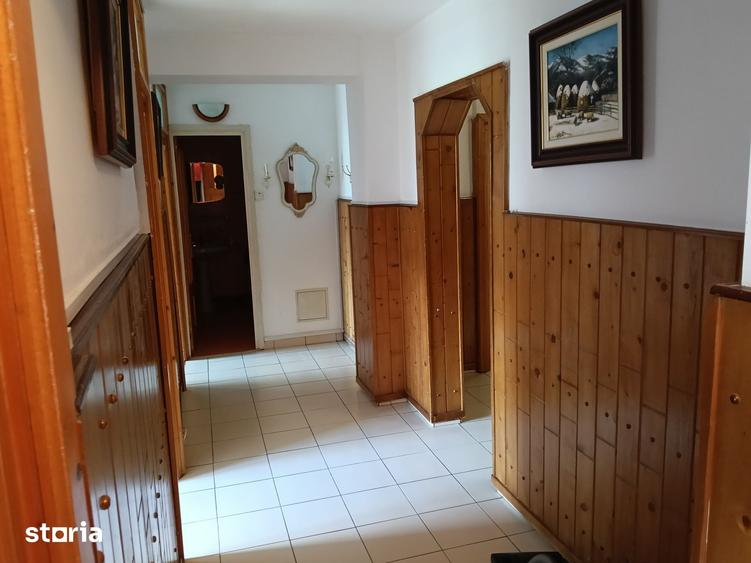 Apartament cu 4 camere în Dârste