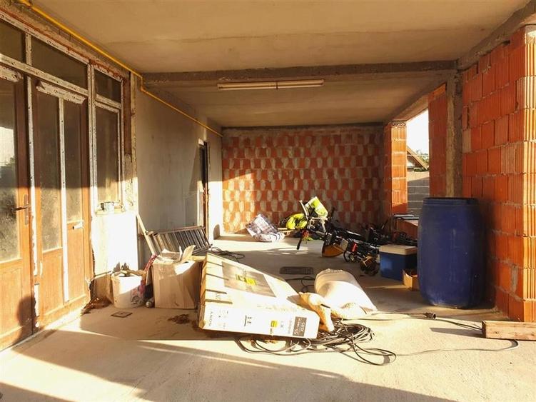 Casă individuală cu 5 camere cu Teren 1480 Mp în Biharia