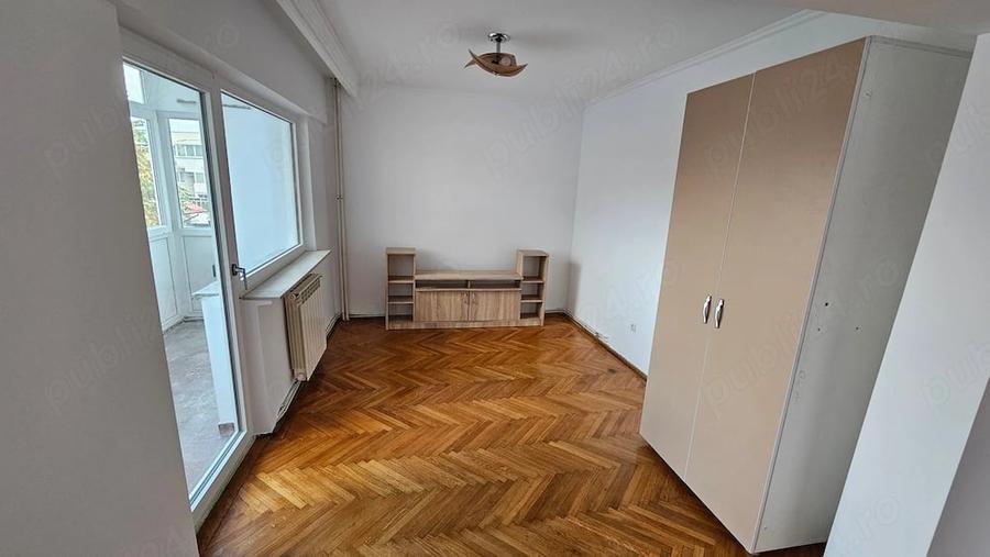Apartament cu 3 camere decomandat în Nord